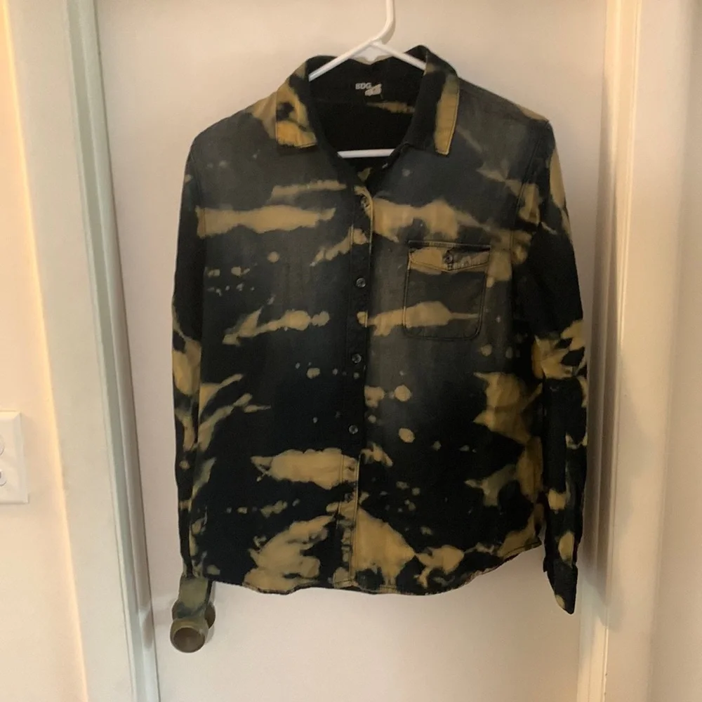 BDG - Black/Tan Tie Dye Button Down - Picture 1 of 2